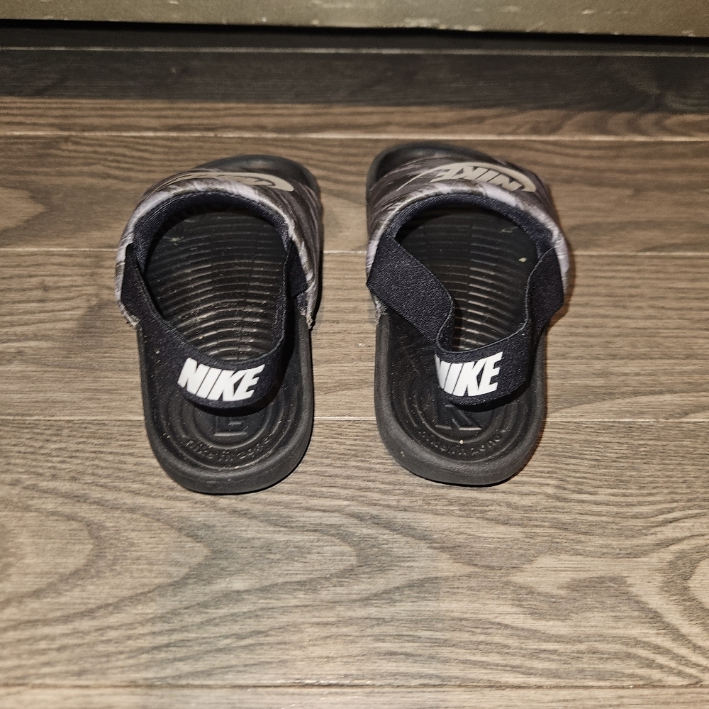 BOYS' NIKE TODDLER KAWA SPORT SLIDES, Size 9c, Black Pure Platinum Sandals